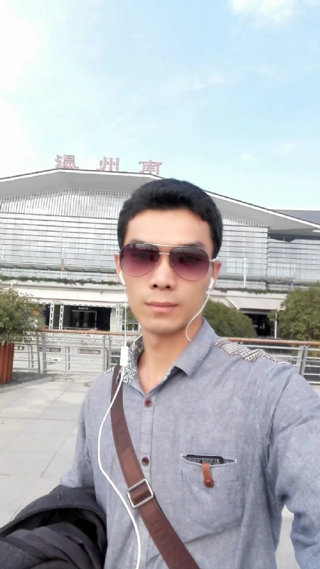错把真心喂了狗的第三张照片--永春相亲网